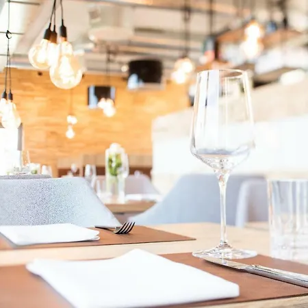 Отель Schwan Und Post Business Quarters