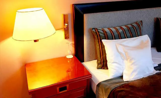 Schwan Und Post Business Quarters Otel